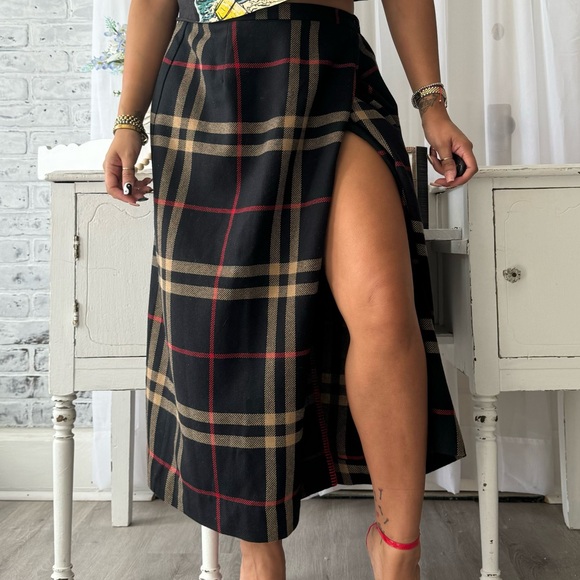 Requirements Plaid Skirt - Picture 2 of 11